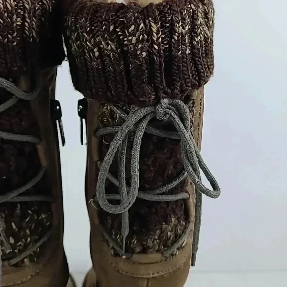 Ugg Australia Skylair 1936 leather boot with sheepskin lining